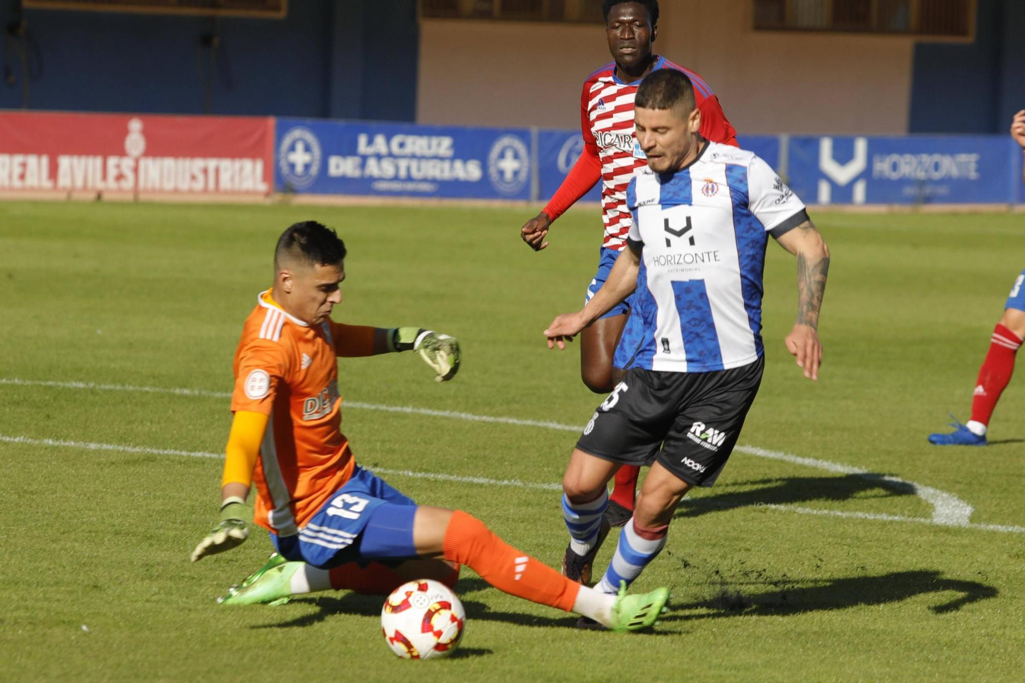 EN IMÁGENES: Así ha sido la victoria del Avilés ante el Llanera