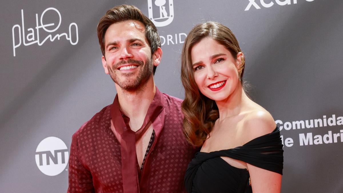 Natalia Sánchez y Marc Clotet juegan juntos al pádel