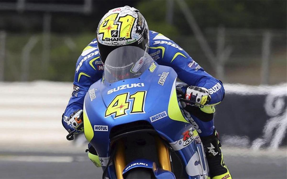 Aleix Espargaró exprime el nuevo motor de la Suzuki