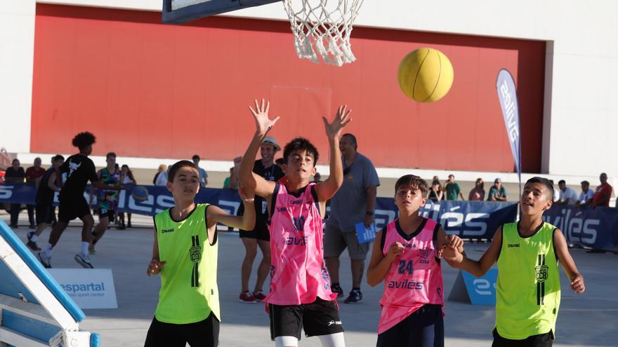 El baloncesto es cosa de tres en Avilés