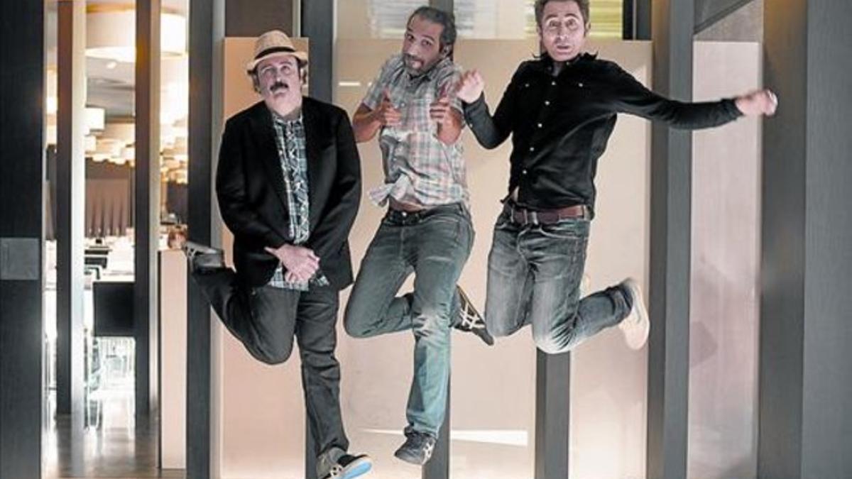 El director Ruiz Caldera (centro) y los actores de 'Anacleto' Carlos Areces y Berto Romero (derecha), en Sitges.