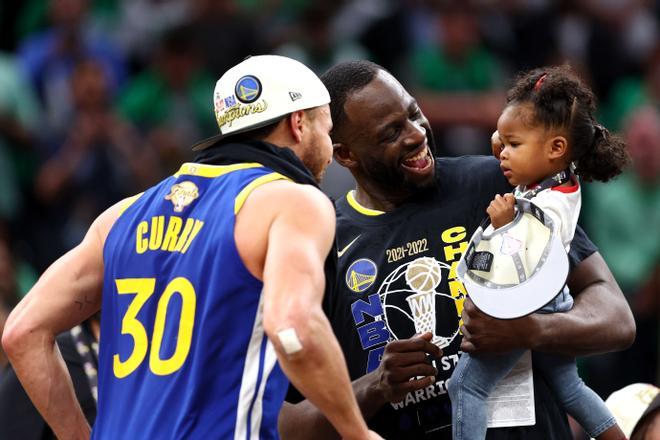 ¡Así celebraron los Warrios el título de la NBA!