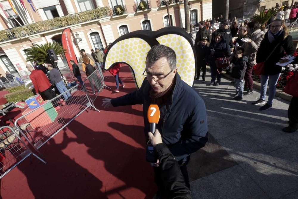 Los Reyes Magos llegan a Murcia repartiendo Roscón