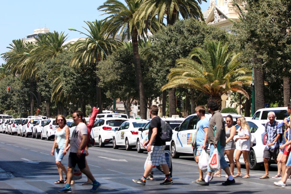 Este martes, los taxistas han continuado con sus movilizaciones