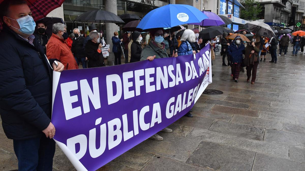 Protesta de la plataforma SOS Sanidade Pública en A Coruña en abril de este año.