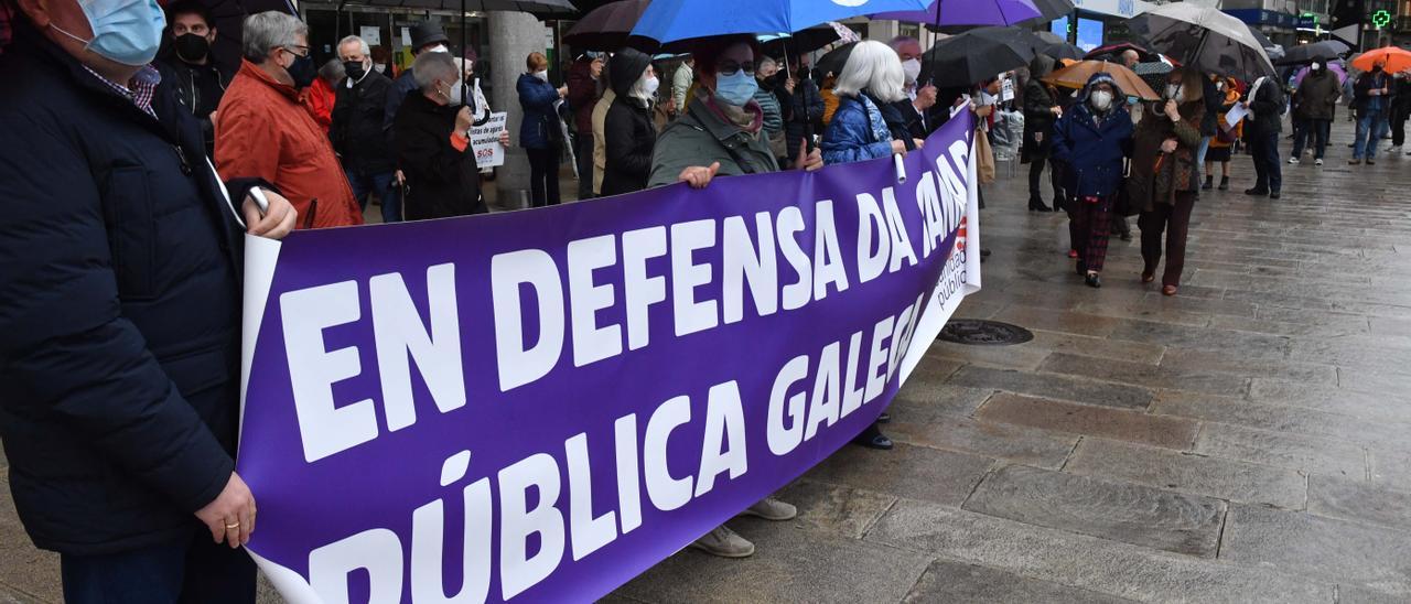 Protesta de la plataforma SOS Sanidade Pública en A Coruña en abril de este año.