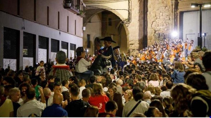La imatgeria cardonina protagonitza les cercaviles i els actes més tradicionals de la Festa Major