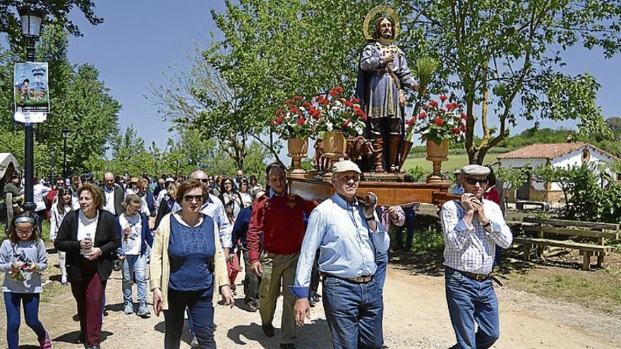 Los vecinos viven con devoción su romería