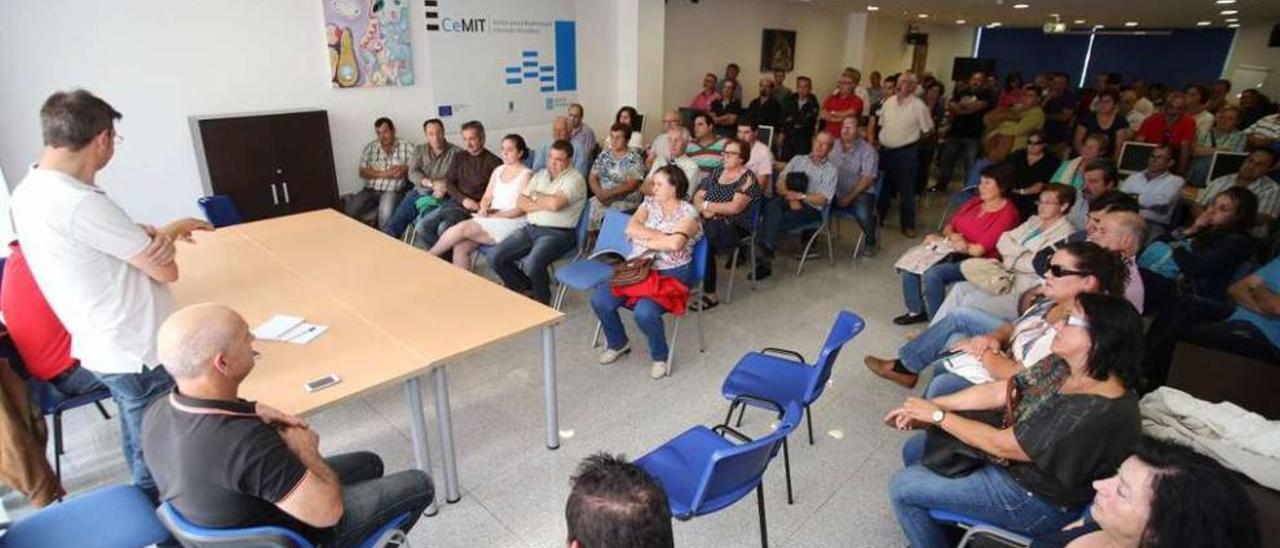 Cunicultores de toda Galicia en una reunión celebrada a principios de septiembre en Lalín. // Bernabé/Gutier