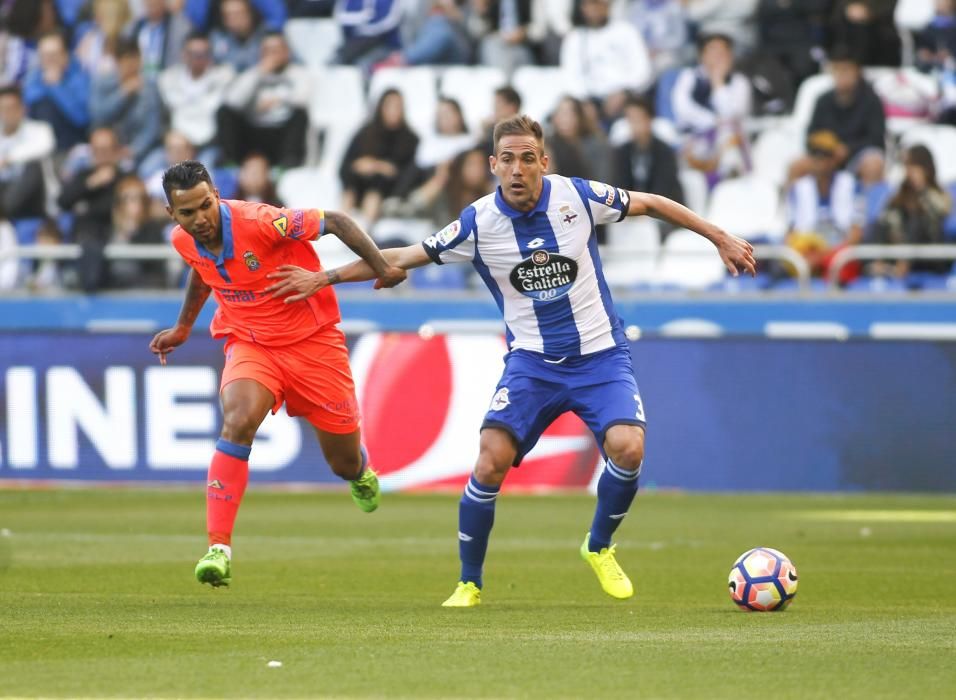 El Dépor golea a Las Palmas para cerrar la Liga