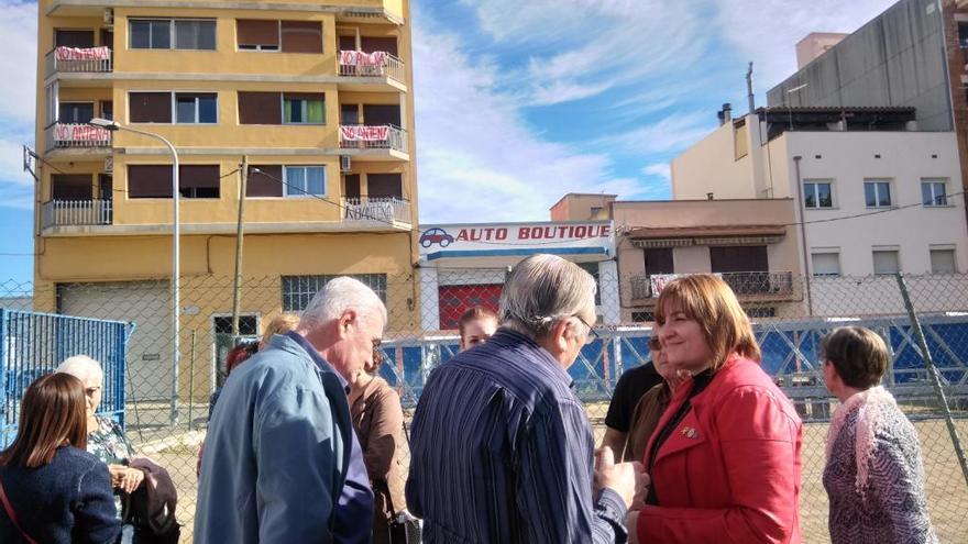 L&#039;alcaldessa parlant amb el veïnat del Rally Sud.