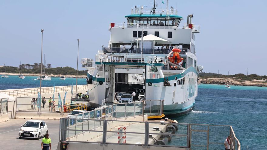 Galería de imágenes del primer ferry eléctrico de España que une Ibiza y Formentera