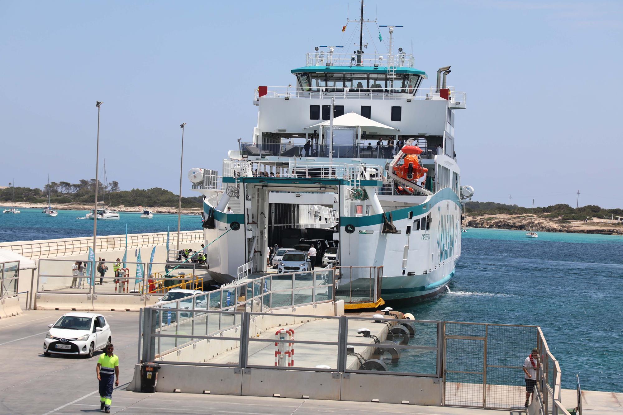 Galería de imágenes del primer ferry eléctrico de España que conecta Ibiza y Formentera