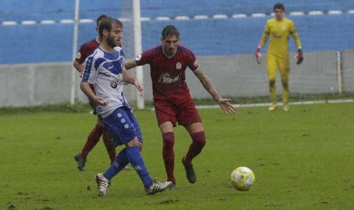 Imanol, durante el partido contra el Praviano.