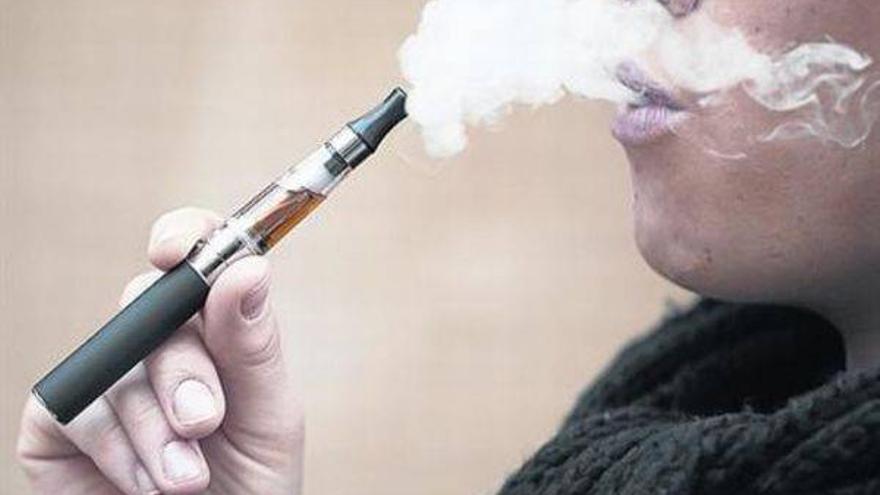 Expertos británicos insisten en que los cigarrillos electrónicos salvan vidas