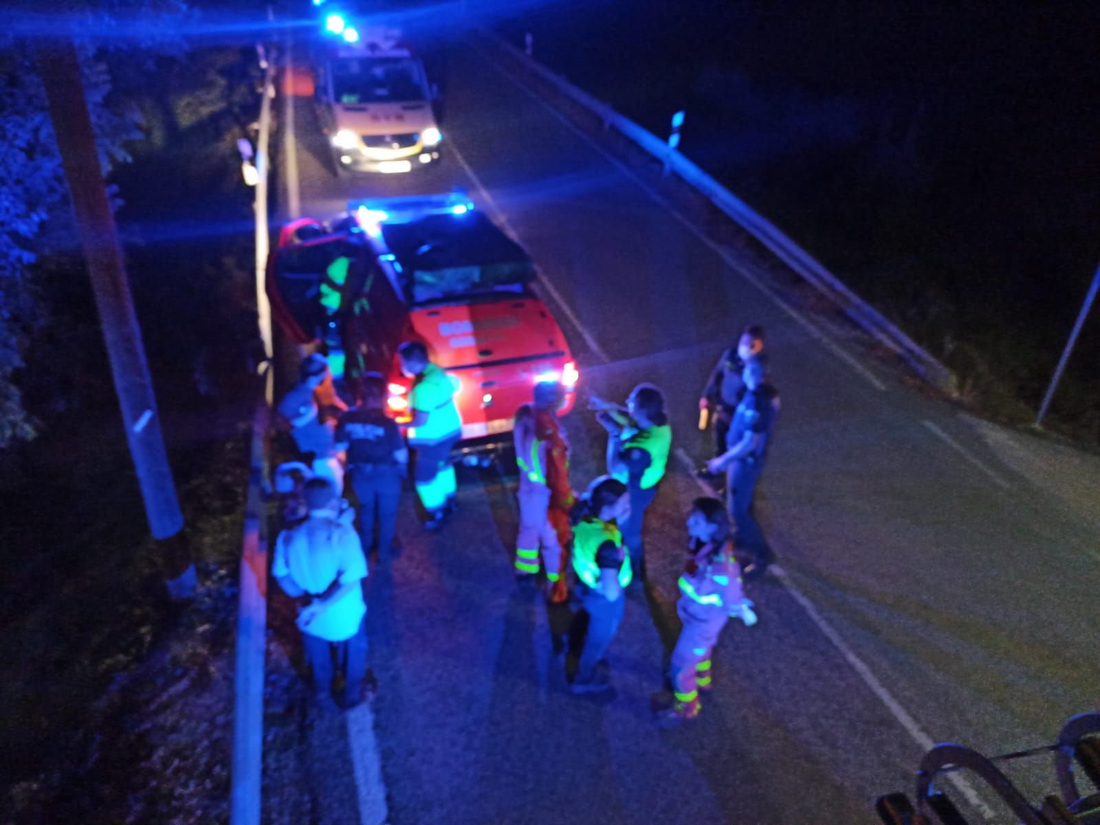 Rescatan a dos niñas tras perderse de noche en la partida de Bixquert