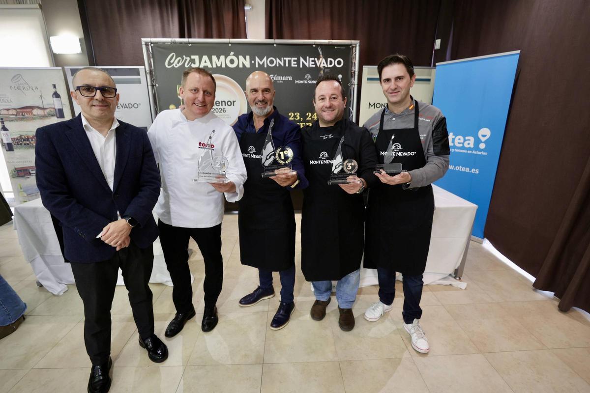 Por la izquierda, Fernando Corral, Antonio Fernández, Abel Saavedra, Toño Morán y Rubén Feire.