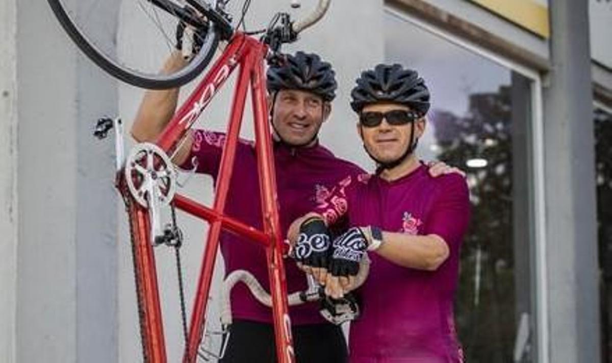 Javier Torralba: «Él es mis ojos y yo estoy a su lado por si me necesita»