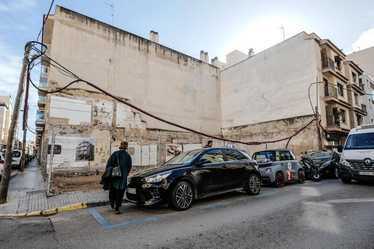 Solar en la calle Pere d’Alcàntara Penya número 8 en Palma. Las viviendas están planeadas para ofrecer una experiencia de «alto standing».