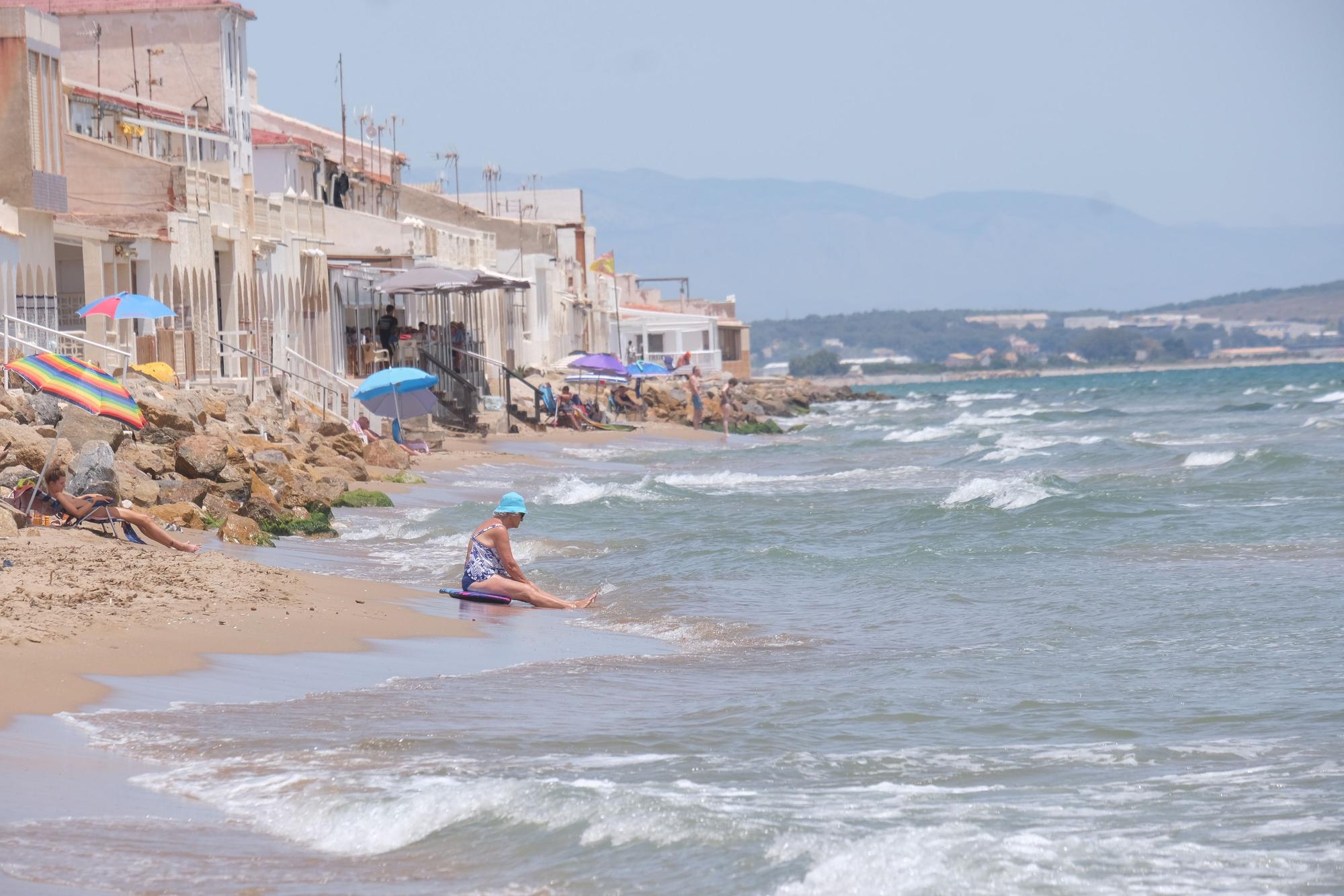 El mar engulle a La Marina