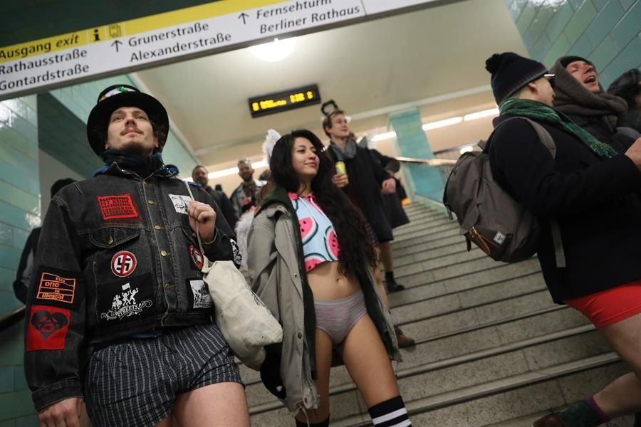 Día sin pantalones en el metro