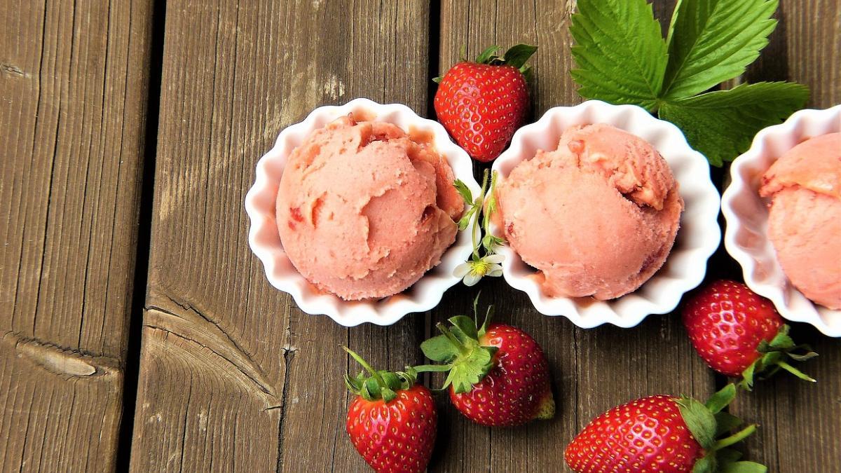 Elabora un helado de frutos rojos con tan solo cinco ingredientes