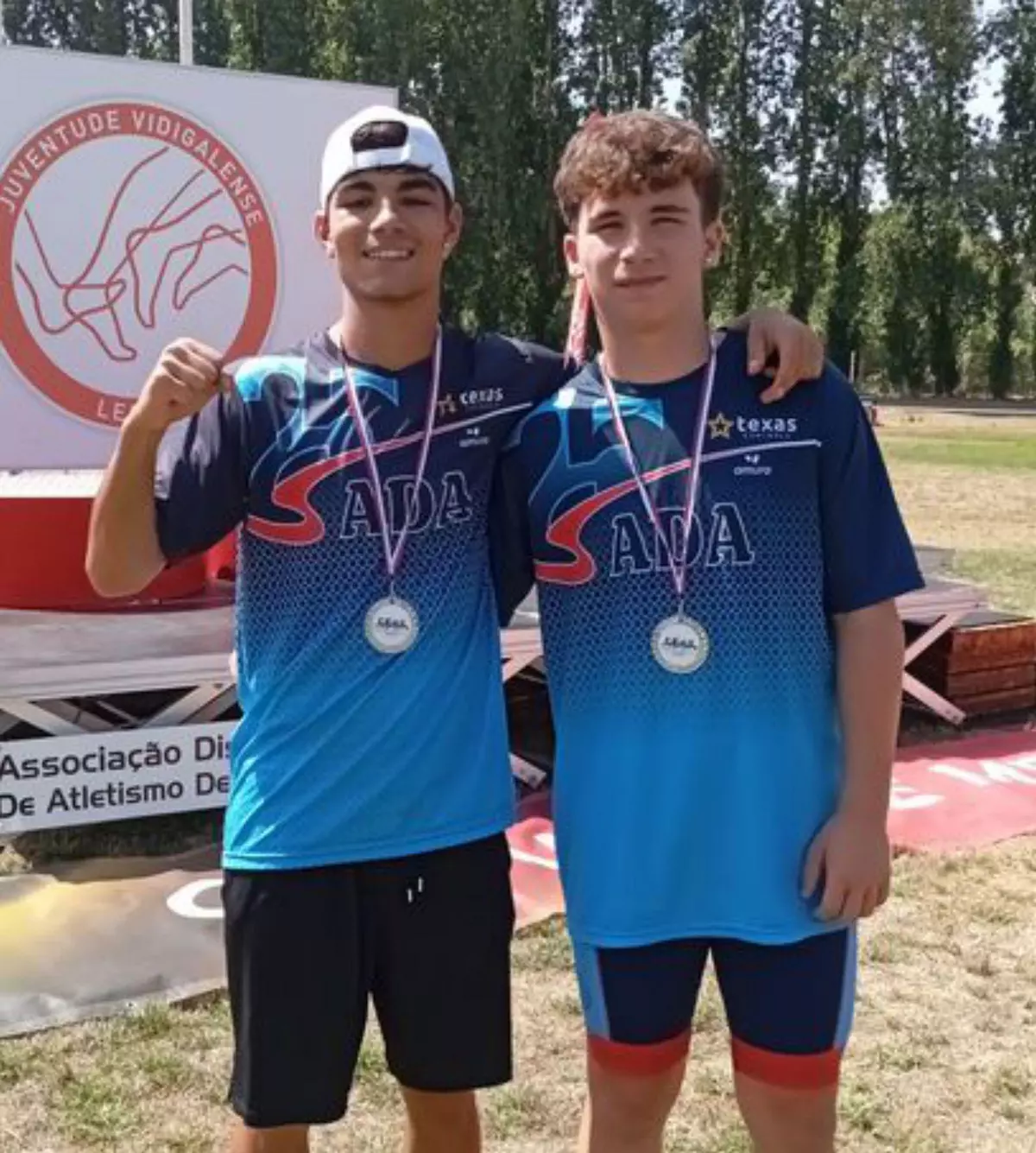 Doble plata en jabalina para los hermanos Lojo en Portugal