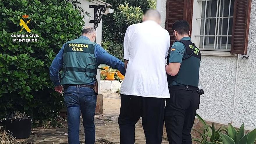 Detenidos en Calp madre e hijo buscados en Europa por estafa