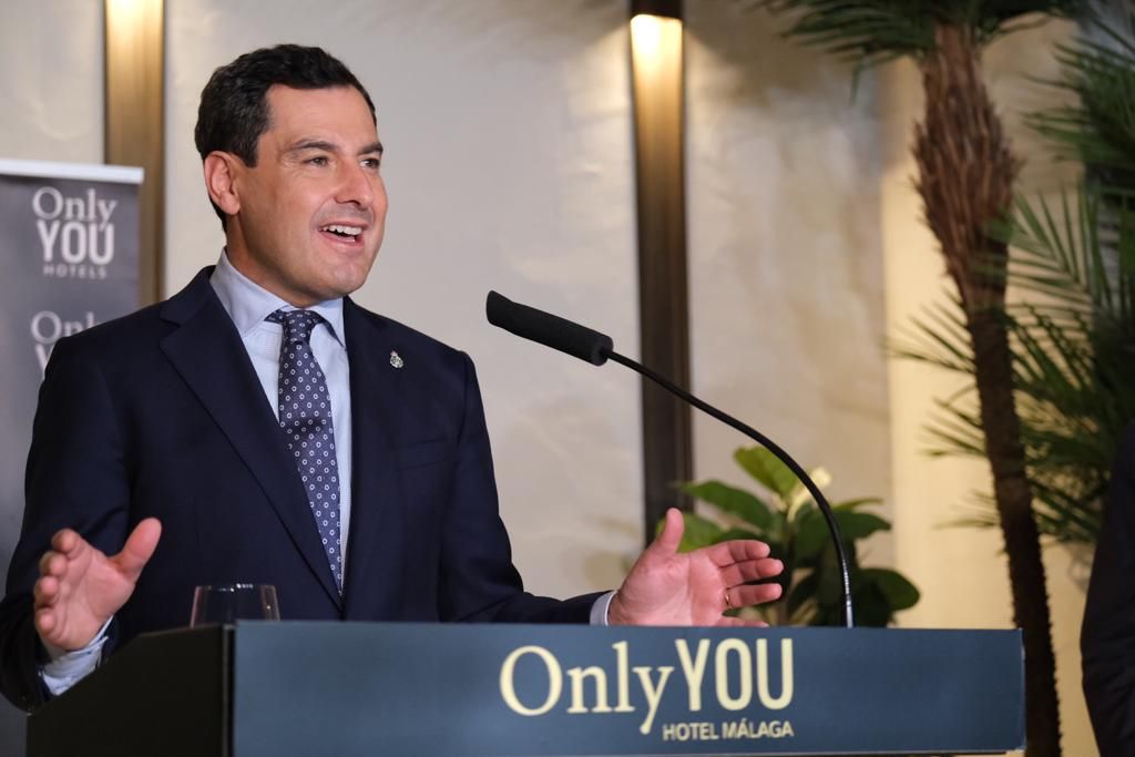 Inauguración del hotel Only You, con Juanma Moreno y Francisco de la Torre