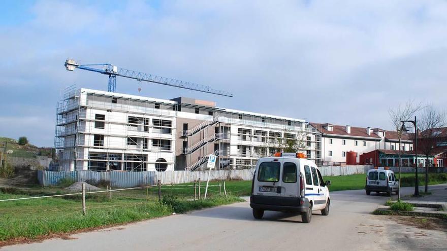 El nuevo edificio del hotel Kaype, en Barru (Llanes).