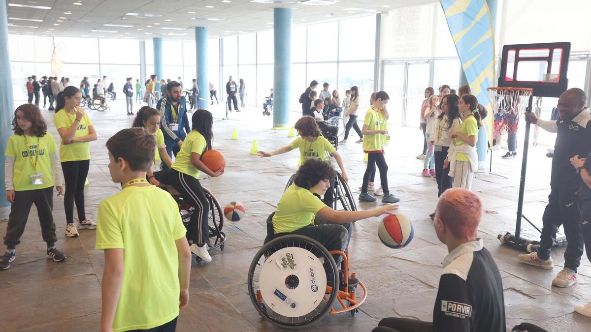 400 escolares de A Coruña conocen los deportes adaptados con la Fundación Enki
