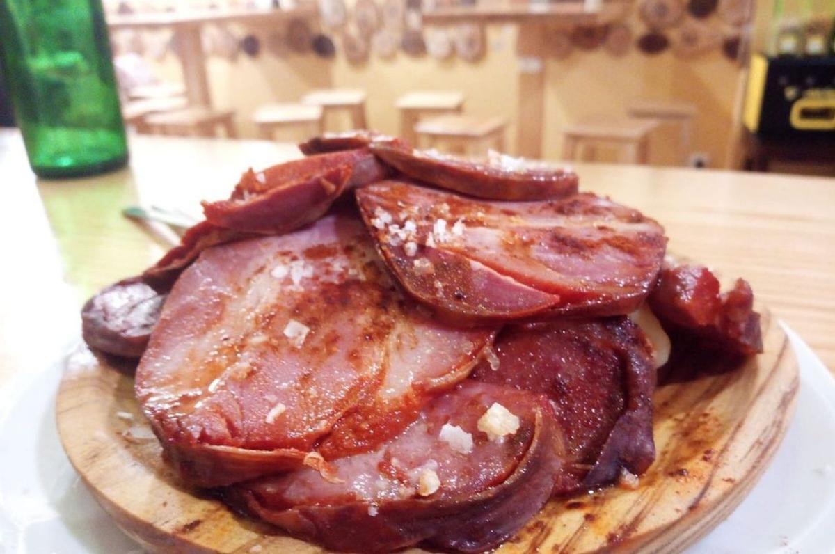 Un plato de chosco de Tineo