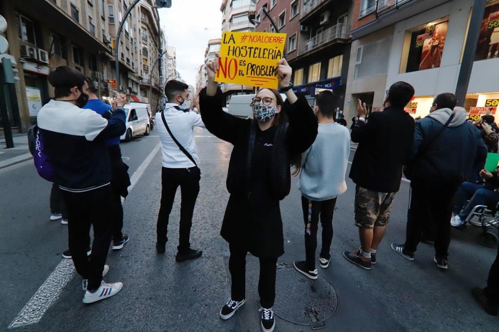 Hosteleros protestan en Murcia