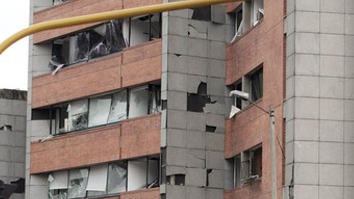 Imagen de archivo de la explosión de un coche bomba en Bogotá.