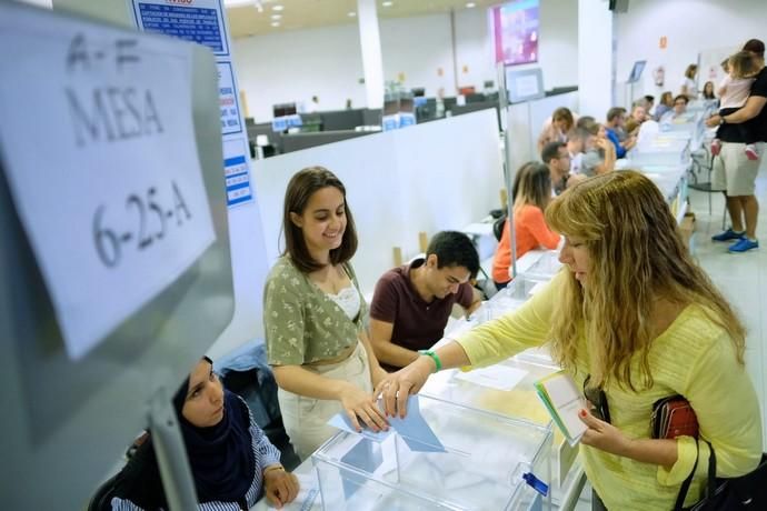 Ambiente en los Colegios Electorales de Canarias este 26-M.