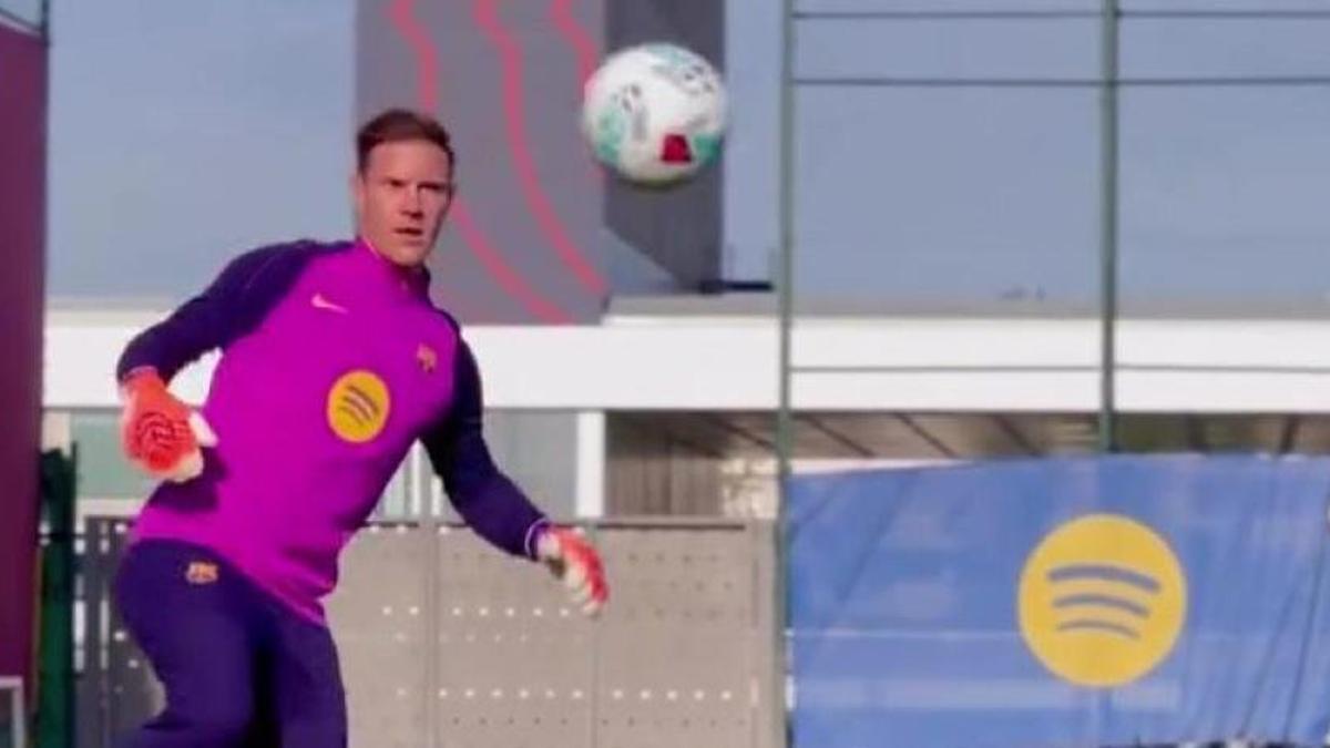 Ter Stegen entrenándose