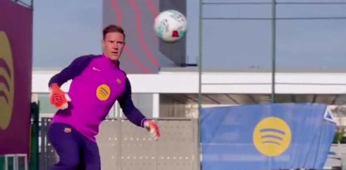Ter Stegen entrenándose