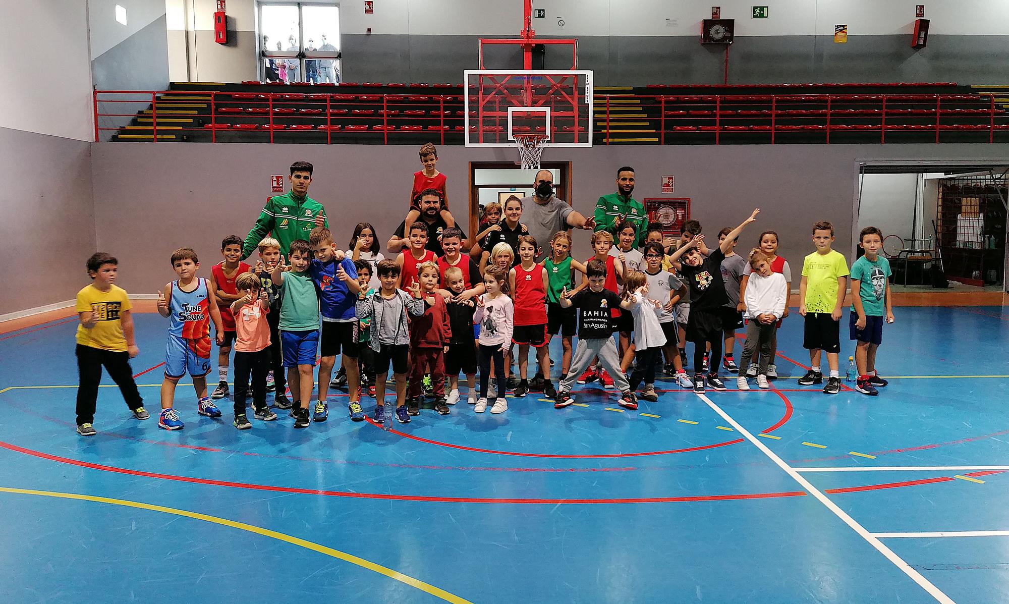 Tomàs, Ruesga y Mendy visitan al futuro del Imprenta Bahía San Agustín