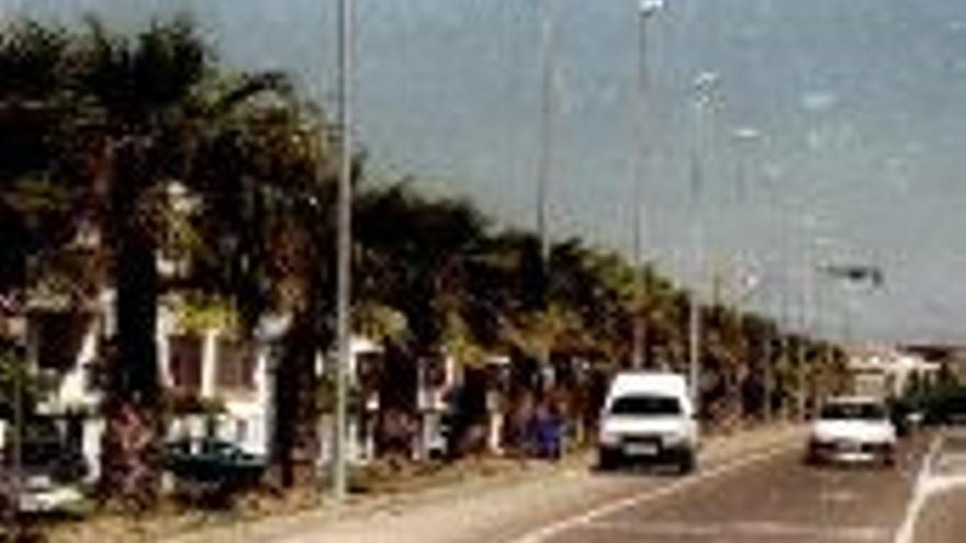 Colocan farolas a la entrada a Don Benito