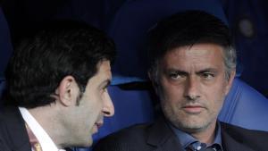 Mourinho y Figo en el banquillo del Inter de Milán