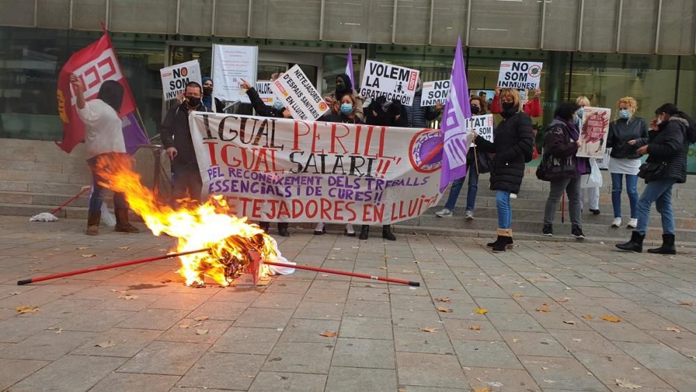 Nova protesta de les netejadores dels centres sanitaris