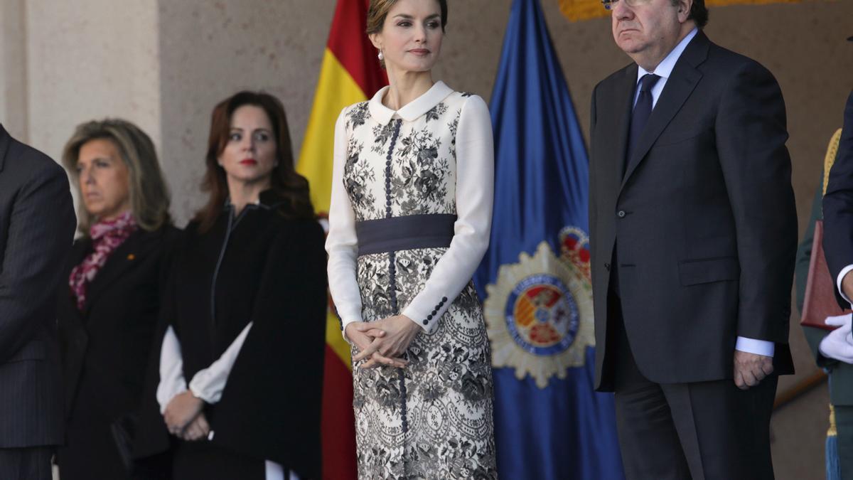 Doña Letizia junto a personalidades en Ávila