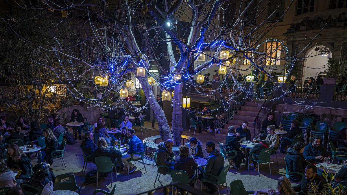 Terraza-jardín del Antic Teatre.