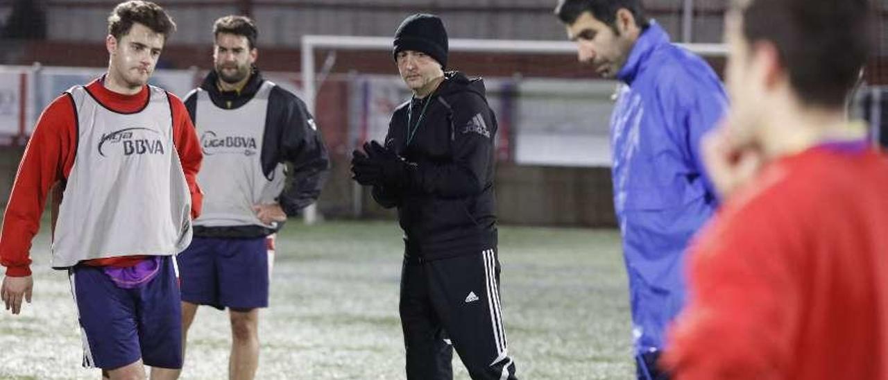 Chiqui de Paz, en un entrenamiento con el Gijón Industrial.