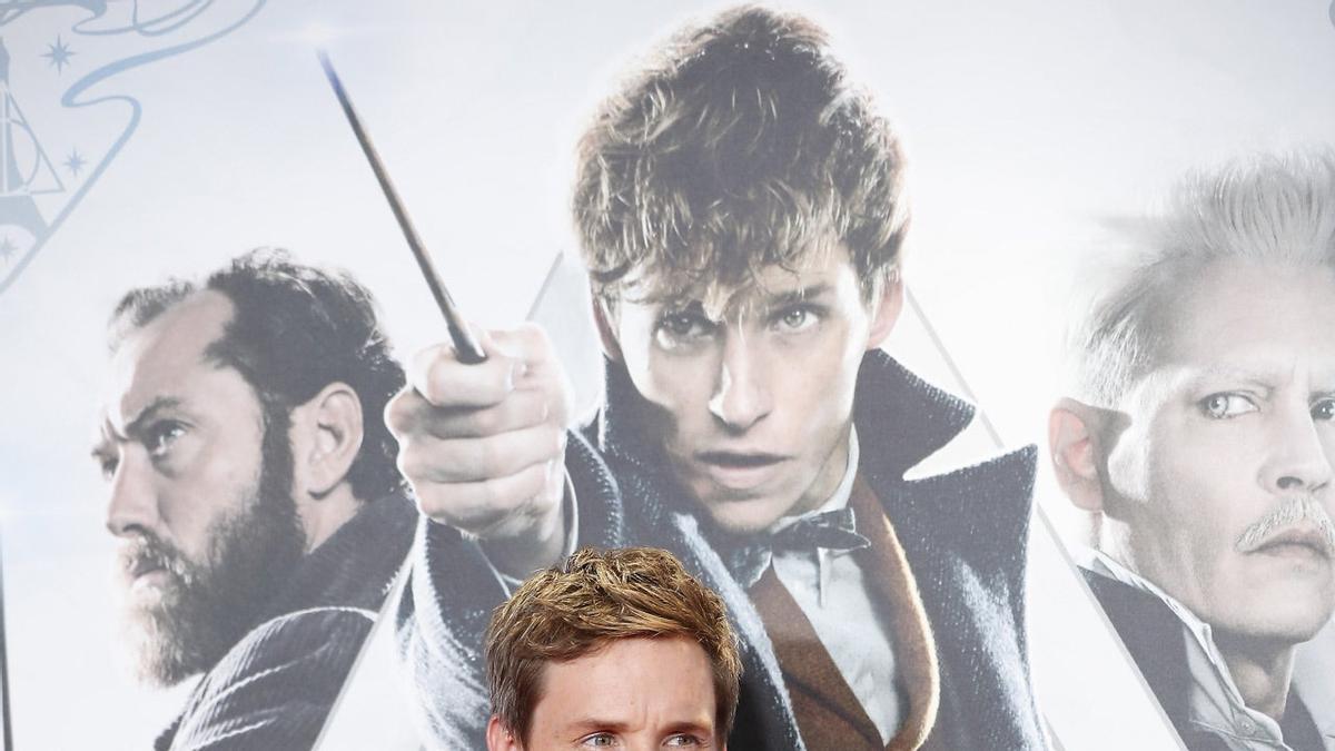 Eddie Redmayne posa en el photocall de &quot;Animales Fantásticos&quot; en Madrid