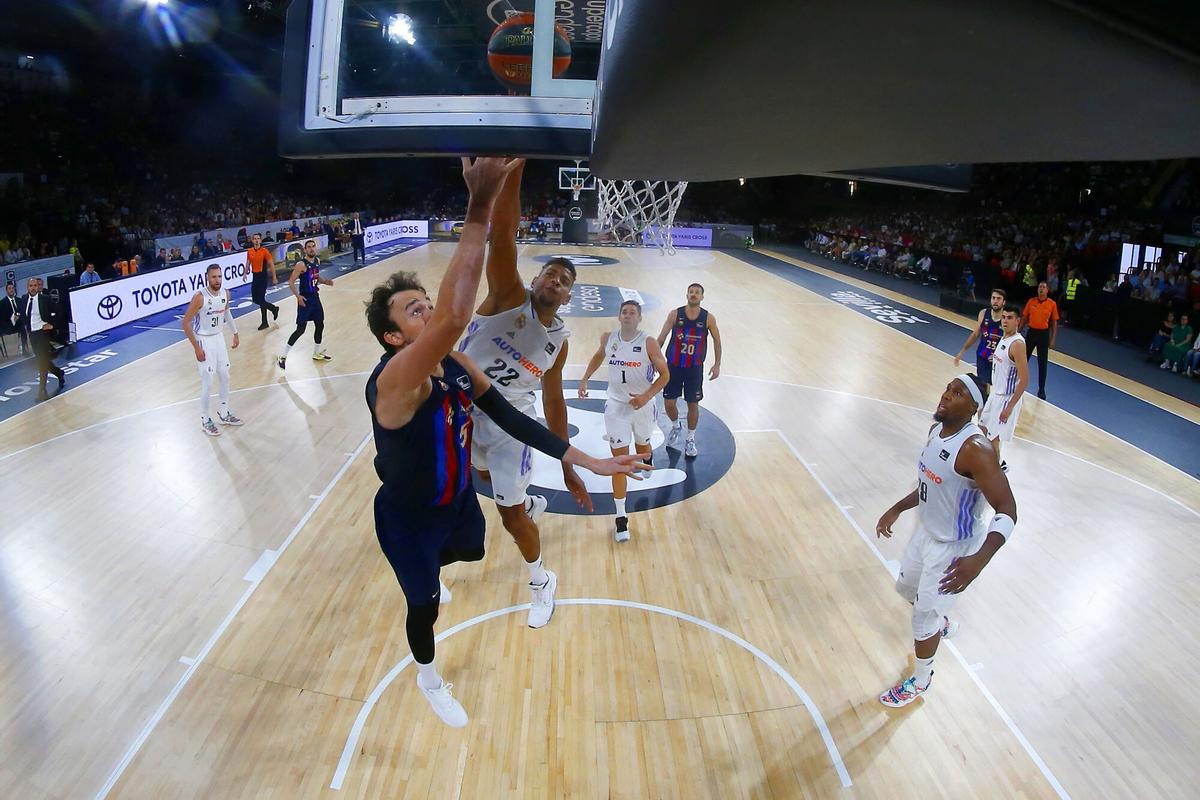 Jasikevicius, davant el clàssic: «Tenim una mica més de pressió per la derrota contra l’Olympiacos» Jasikevicius, davant el clàssic: «Tenim una mica més de pressió per la derrota contra l’Olympiacos»