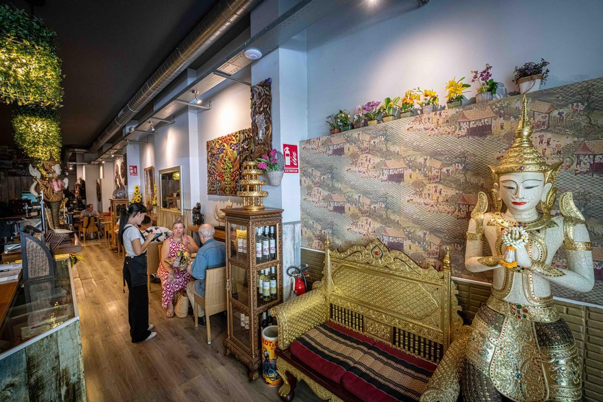 El 44% de bars i restaurants de Barcelona pertanyen a estrangers i per primera vegada el personal extracomunitari és majoria