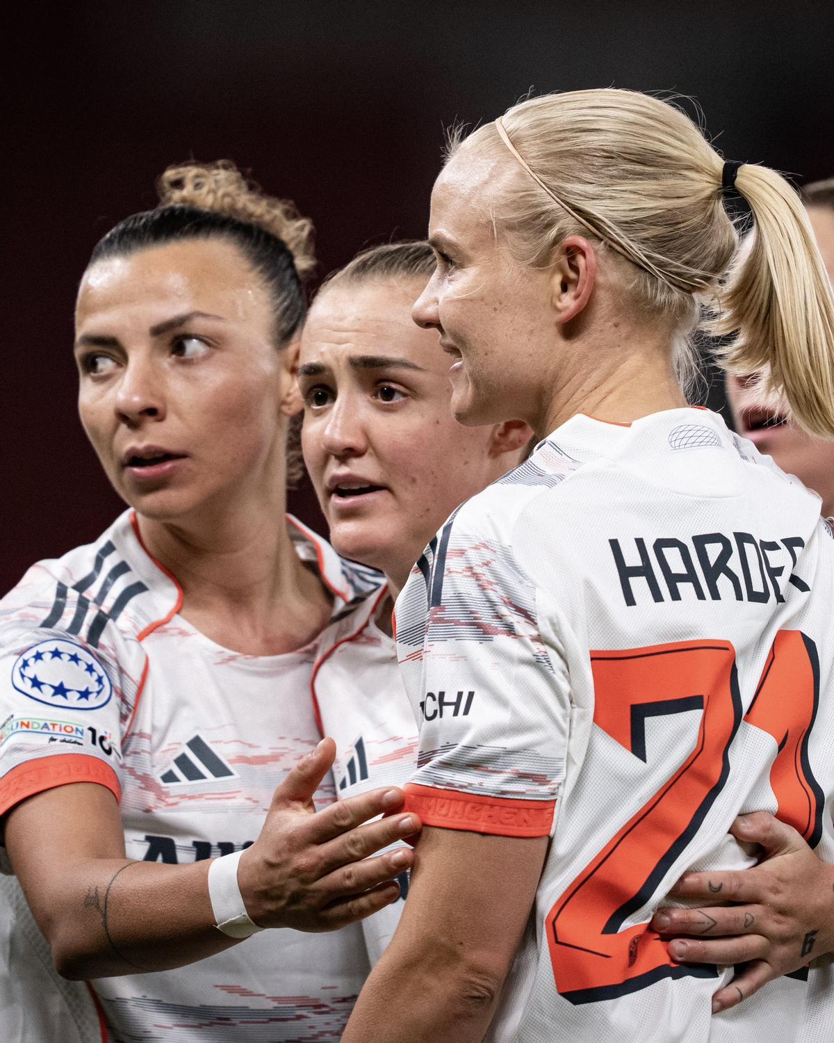 Las jugadoras del Bayern, celebrando un gol en Champions League