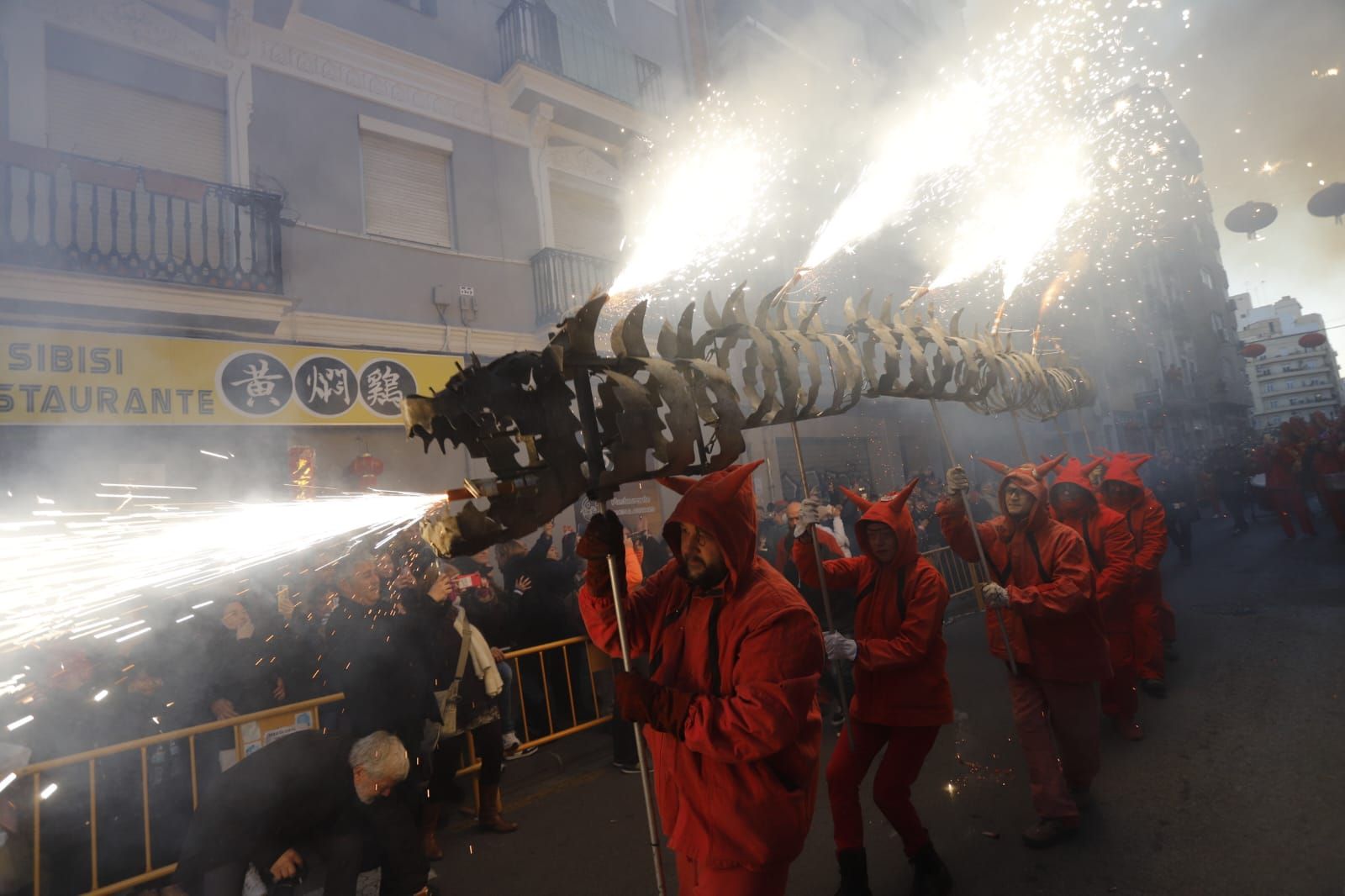 València recibe el nuevo año chino en una multitudinaria celebración