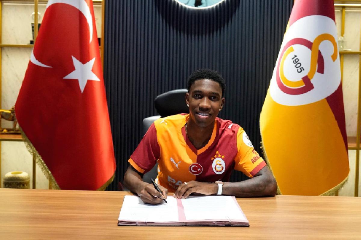 Asprilla, cedido al Galatasaray con opción de compra